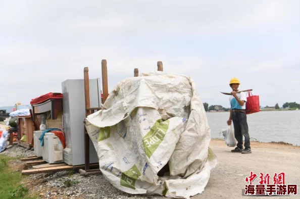 爽好多水快深点快水位已达警戒线逼近堤坝村民紧急撤离