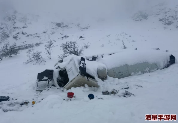 从背后撞击美妇雪臀行至雪山深处遭遇暴风雪迷路