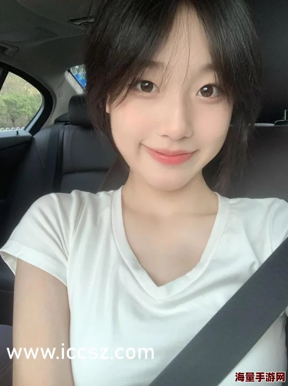 长腿丝袜美女被啪啪网友称：低俗媚俗，传播不良信息，应该下架