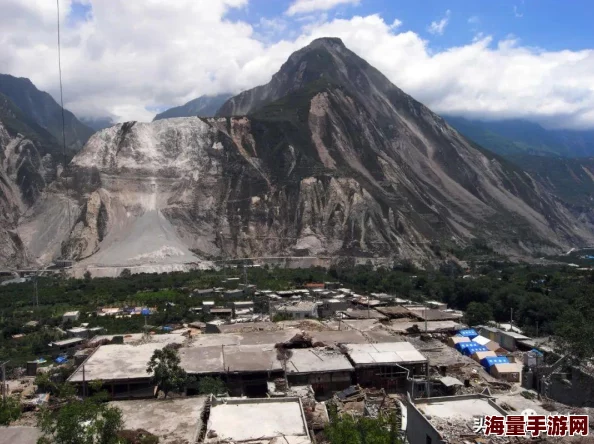 玩又肥又大的农村妇女遭遇罕见暴雨引发山体滑坡村民紧急救援