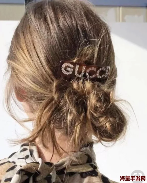 光遇红色发卡怎么搭配_红色发卡奶奶发型搭配推荐 光遇红色发卡怎么搭配_红色发卡奶奶发型搭配推荐